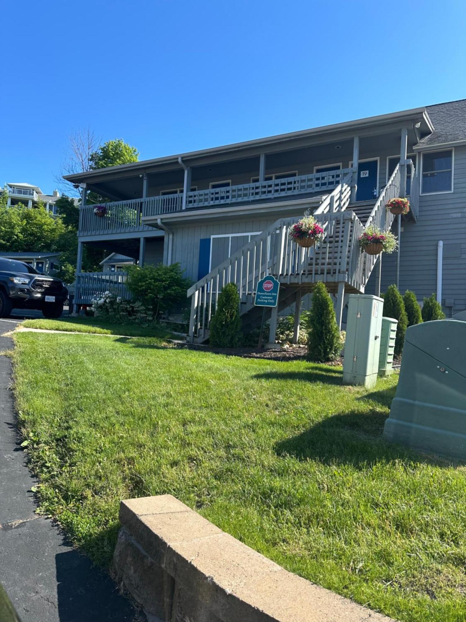 Downtown Inn Sister Bay Exterior photo