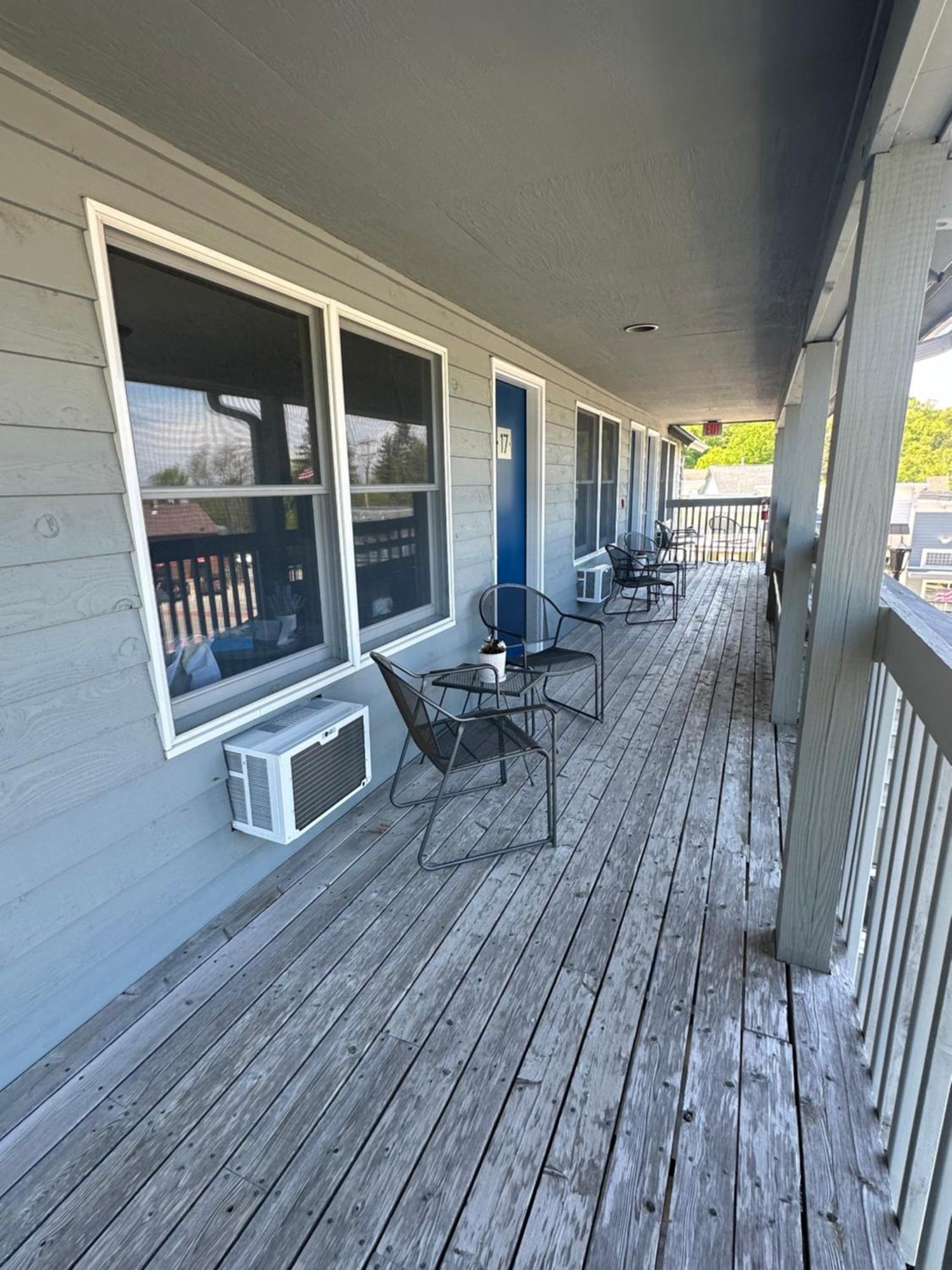 Downtown Inn Sister Bay Exterior photo